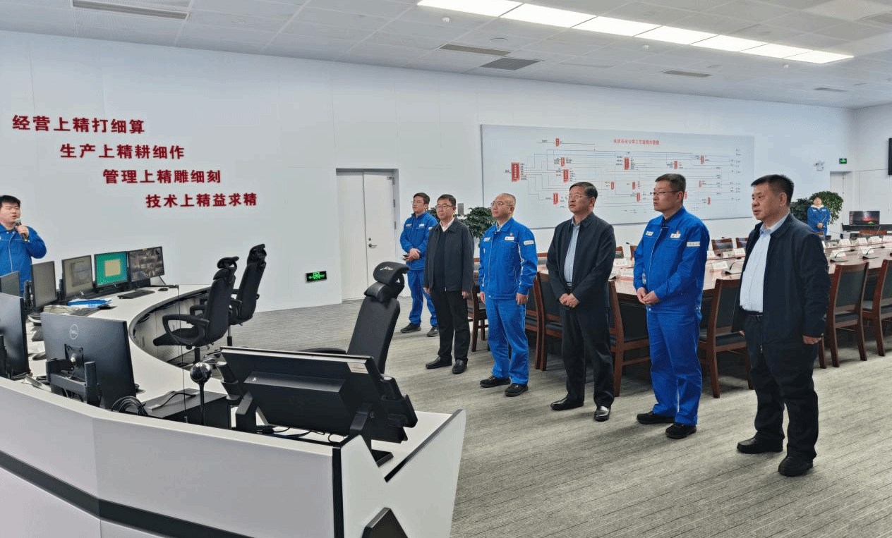 深化校企合作，共育專業(yè)人才——校長(zhǎng)錢建華率隊(duì)走訪中國(guó)石油長(zhǎng)慶石化公司調(diào)研計(jì)算機(jī)及辦公設(shè)備維修領(lǐng)域合作